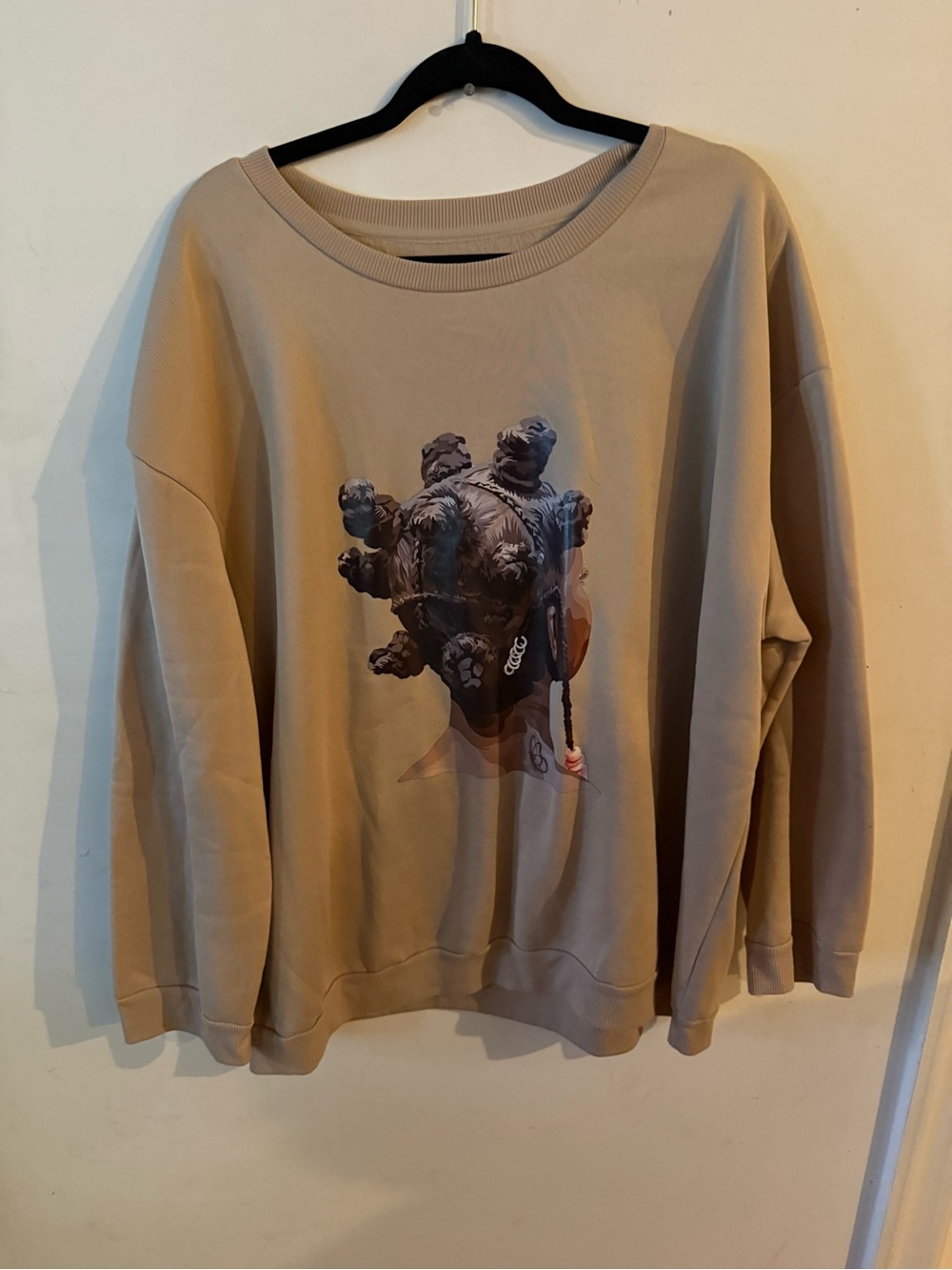 Vintage Taupe Crewneck Sweater with Multicolor Graphic